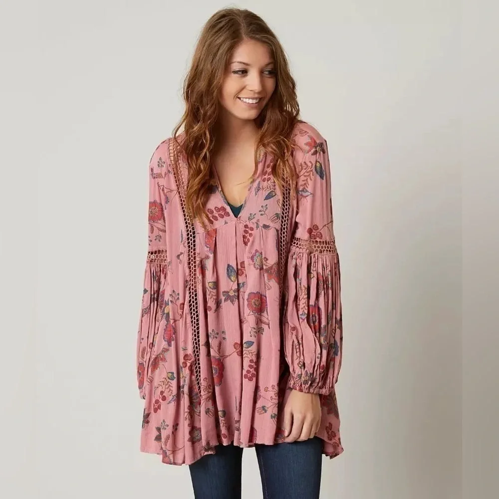 Free People questions leave